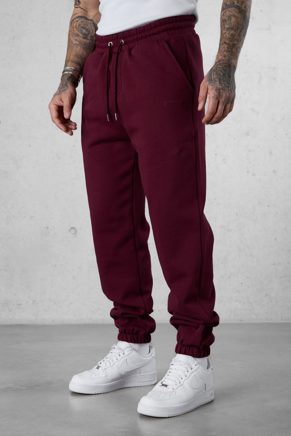 CABERNET ESSENTIAL JOGGER