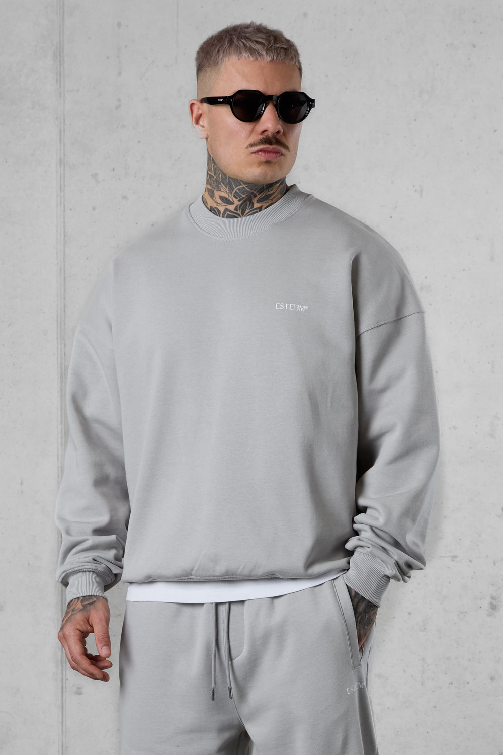 GREY DISCREET OVERSIZED SWEATER