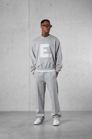 GREY E. STATEMENT APPLIQUÉ OVERSIZED SWEATER